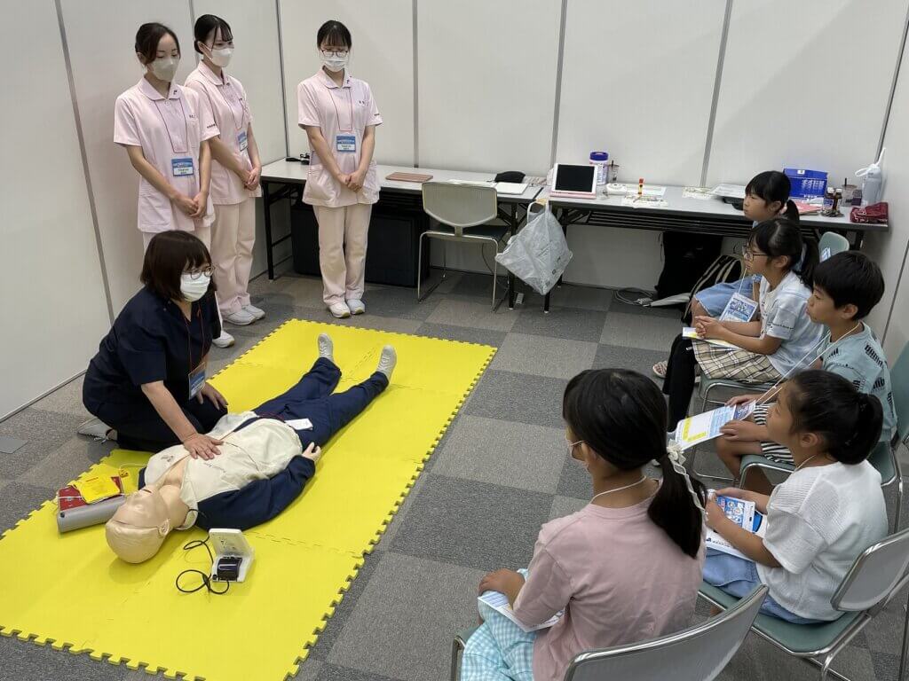 心臓や呼吸が止まった人を助ける方法