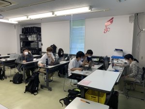 情報ビジネス学科　１・２年合同授業実施