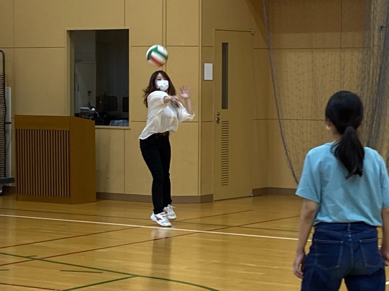 医療事務・ドクター秘書学科1年生　授業風景：体育