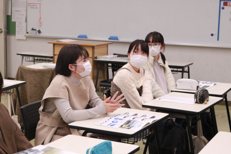 営業職ってなに？総合職ってなに？卒業生座談会開催！(企業ビジネス学科)