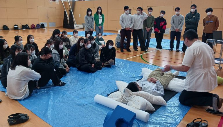 看護学科２年生　授業風景