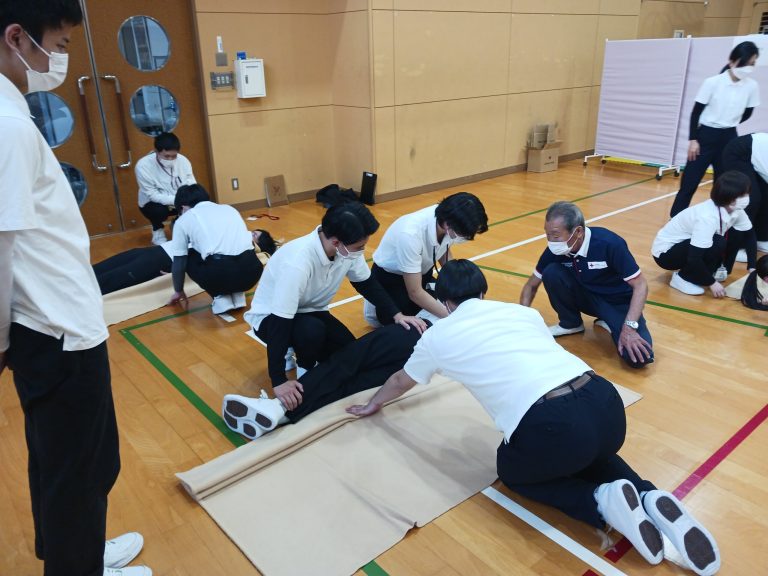 歯科衛生学科3年生・看護学科2年生　日赤救急蘇生法Ⅰ講習　合同授業