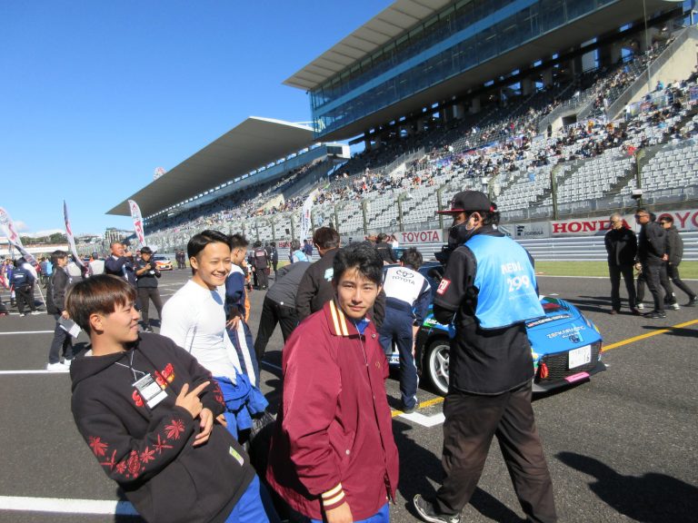 鈴鹿サーキットにレースの見学に行ってきました！