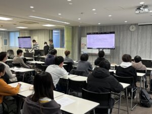 【情報ビジネス学科】産学連携授業：Web制作完成発表