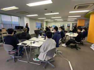 情報システム2年生とAIテクノロジー2年生向けの学内インターンシップ