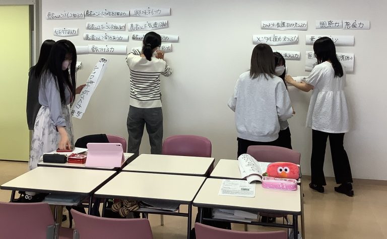 看護学科1年生　授業風景