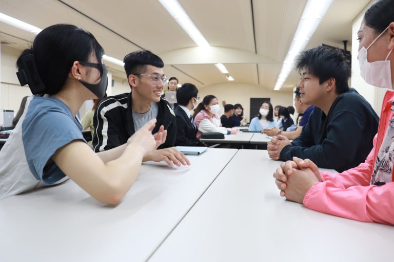 【企業ビジネス学科】国際ビジネス学科との合同授業を実施しました