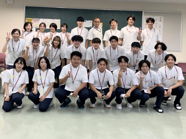 理学療法学科１年生・見学実習スタート