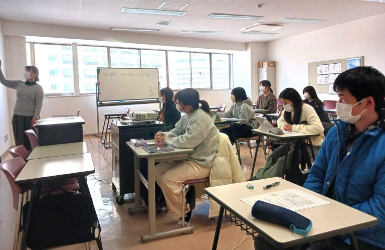 看護学科1年生　授業開始