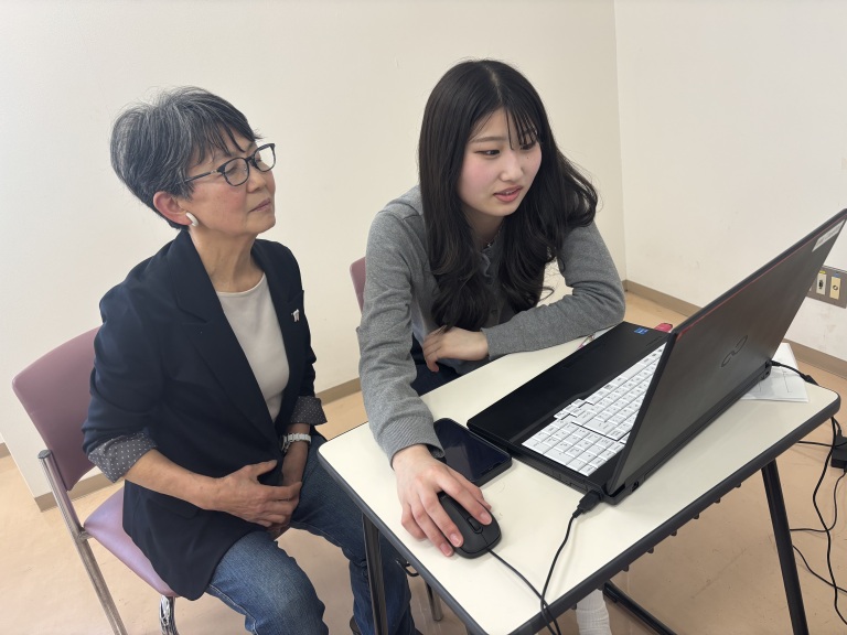 歯科衛生学科２年生　小学校歯科保健指導に向けて準備✂️🎨