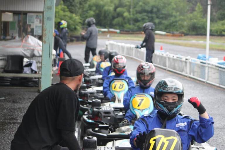 「レーシングカートでサーキットを走ろう!」