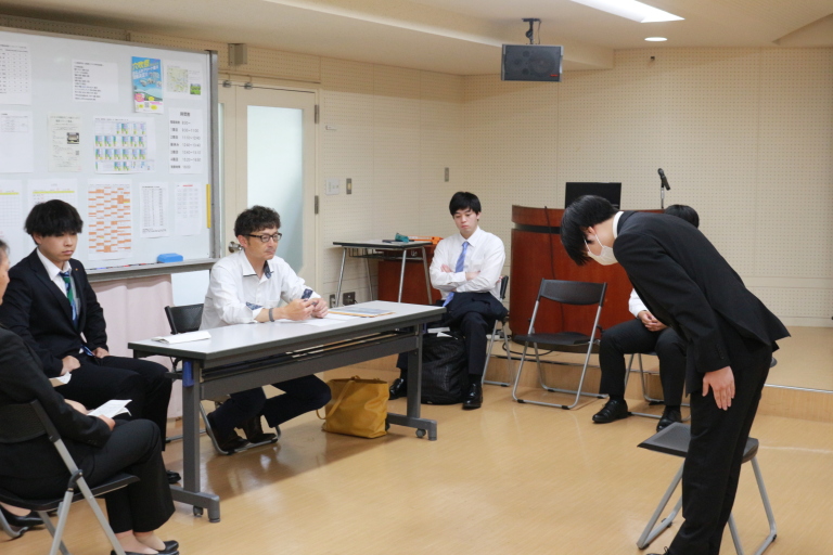 自衛隊の方と面接練習を行いました(公務員)