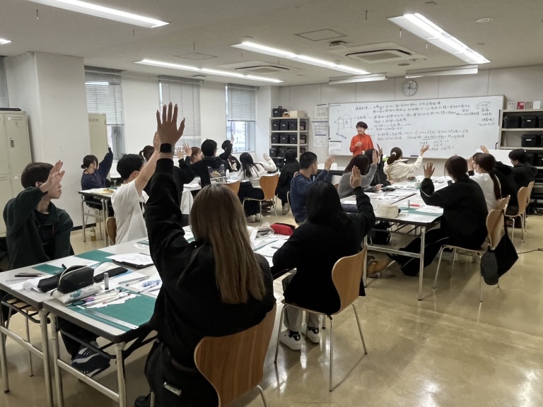 トータルインテリア学科1年生の授業の様子を紹介します!