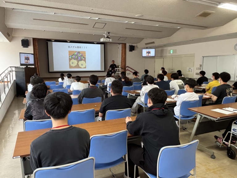 理学療法学科・臨床現場での学びを未来の力に!かがわ総合リハビリテーションセンターでの授業風景