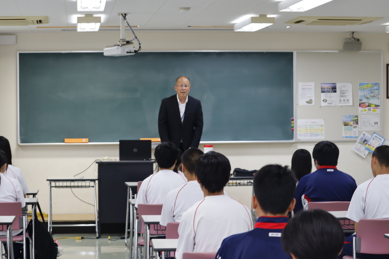 寒川高校1年生の皆さんが上天神キャンパスに来校されました!