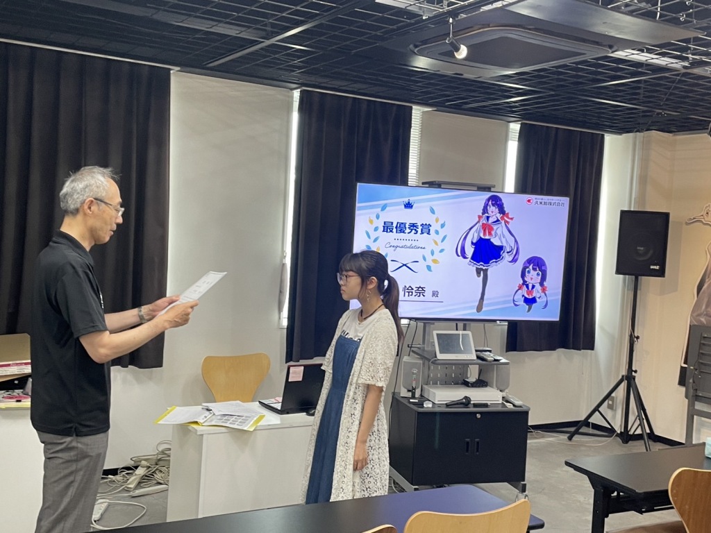 マンガ・コミックイラスト学科2年 平松 怜奈さん