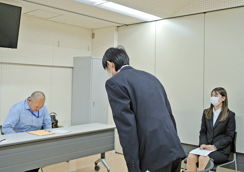 3.三者面談と面接対策で最終合格まで完全サポート