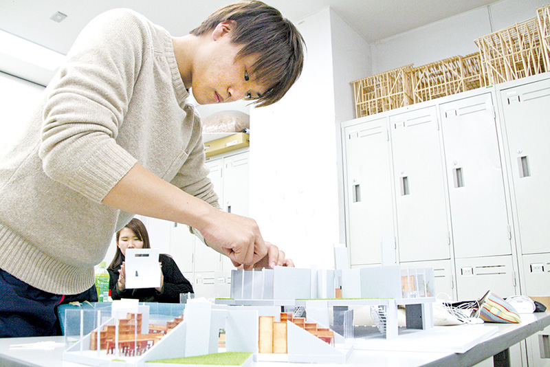 プロによる教育でものづくりのスペシャリストへ