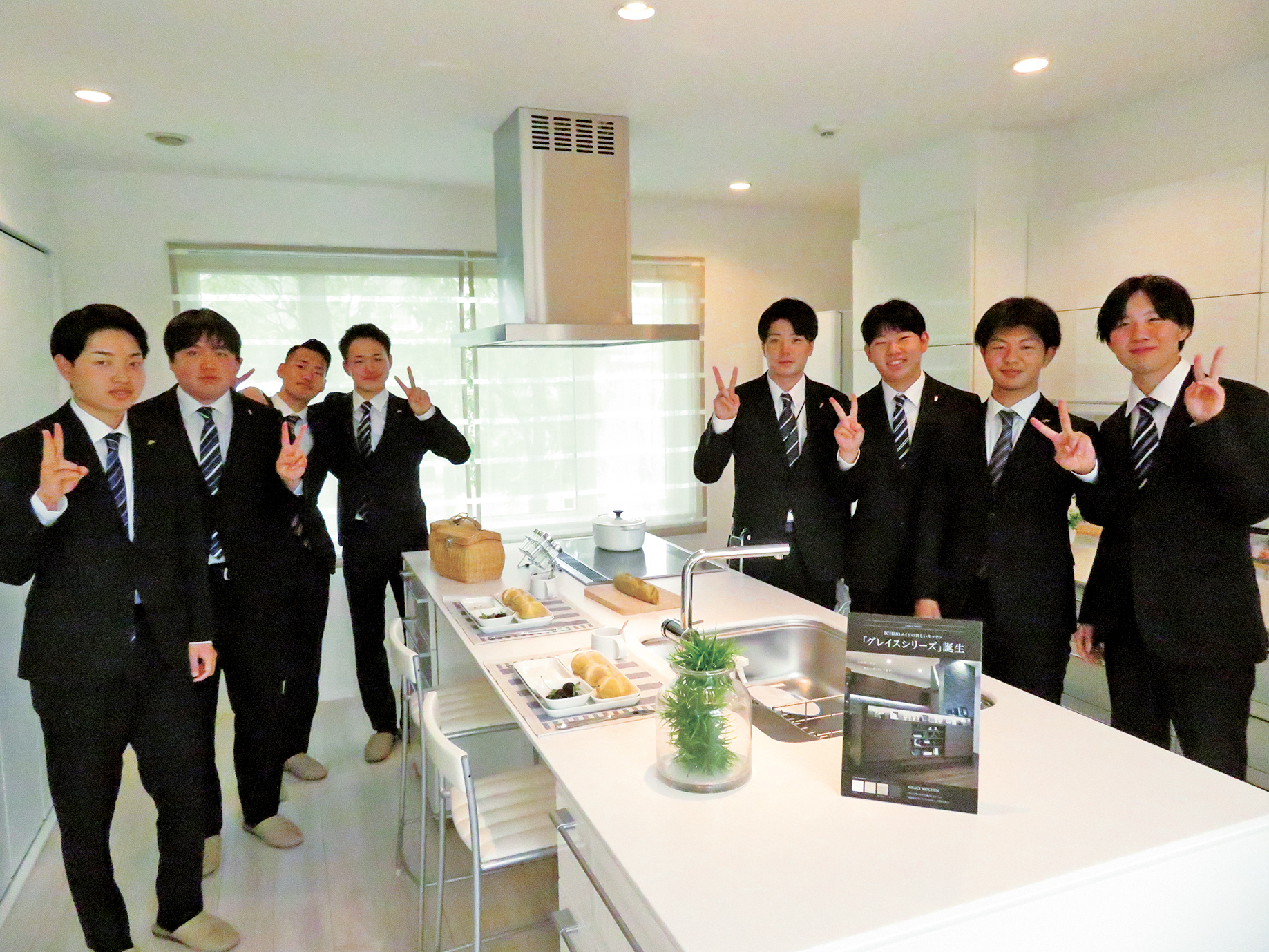 卒業生により特別授業や県外研修で現場を知る