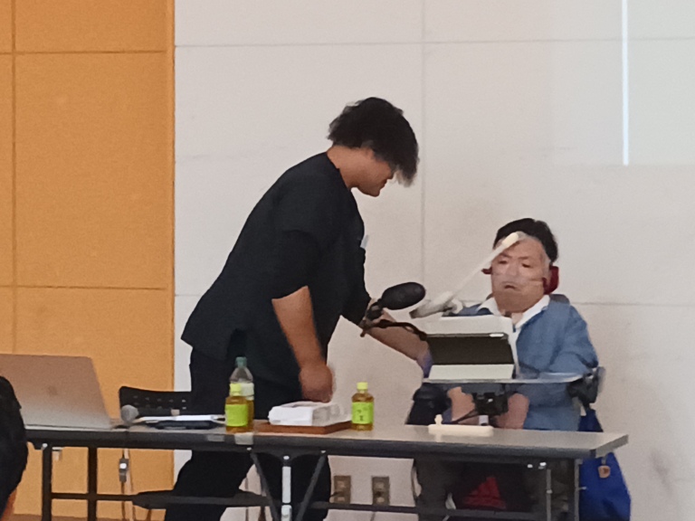 看護学科 「進行性筋ジストロフィー患者と訪問看護師」特別講話