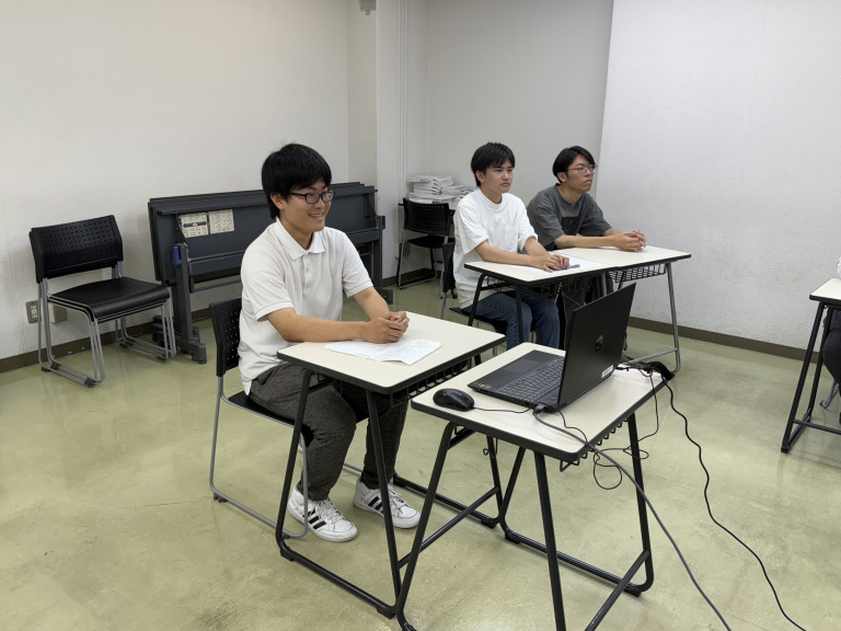 1対1プレゼンで営業力を身につけよう!(企業ビジネス学科)
