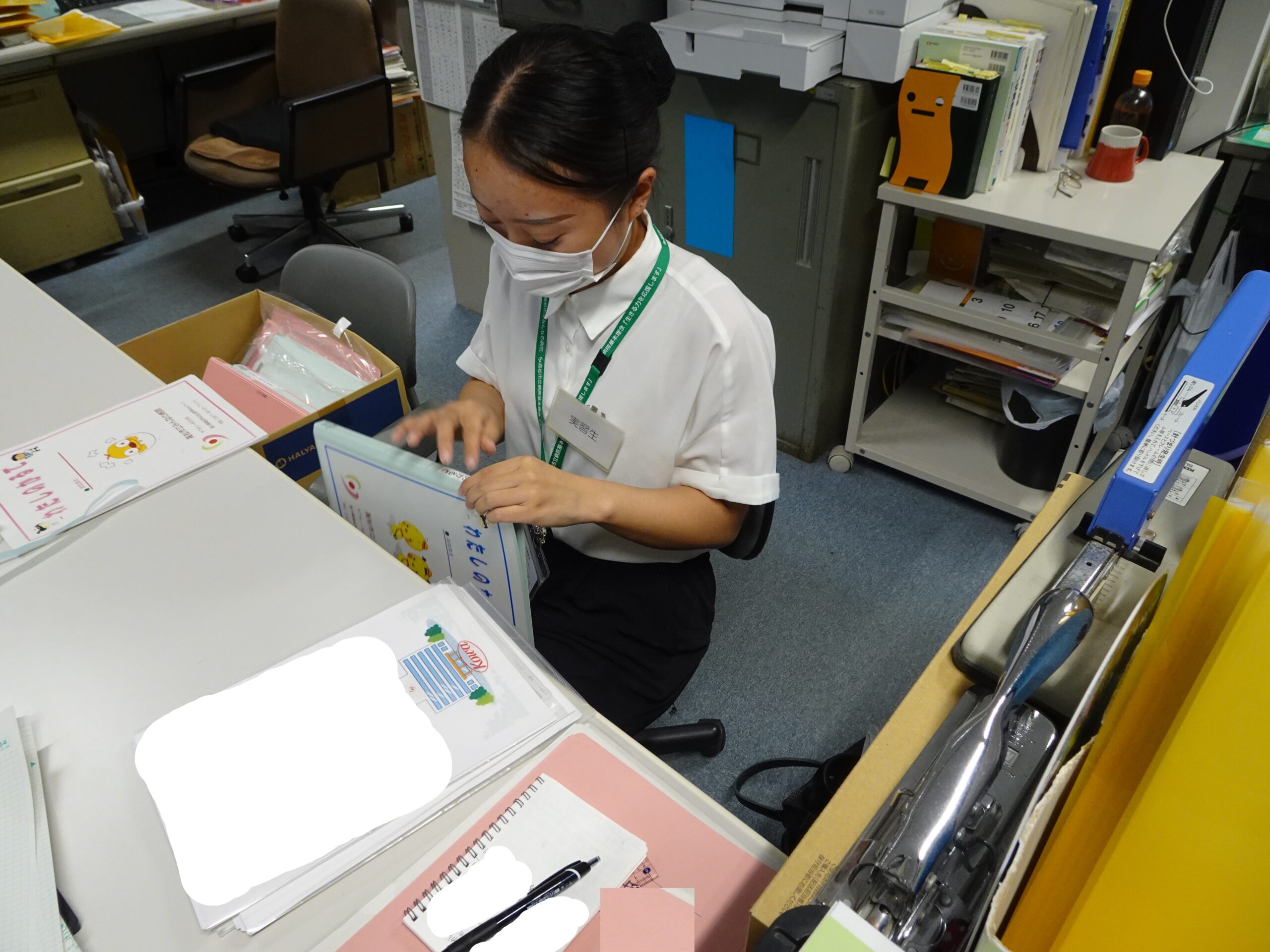 【実習の様子】患者様にお渡しする資料を作成しています