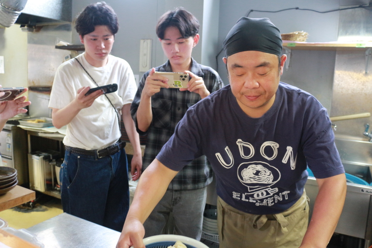 SNSマーケティングの授業でくすがみ様を取材！(企業ビジネス専攻2年)