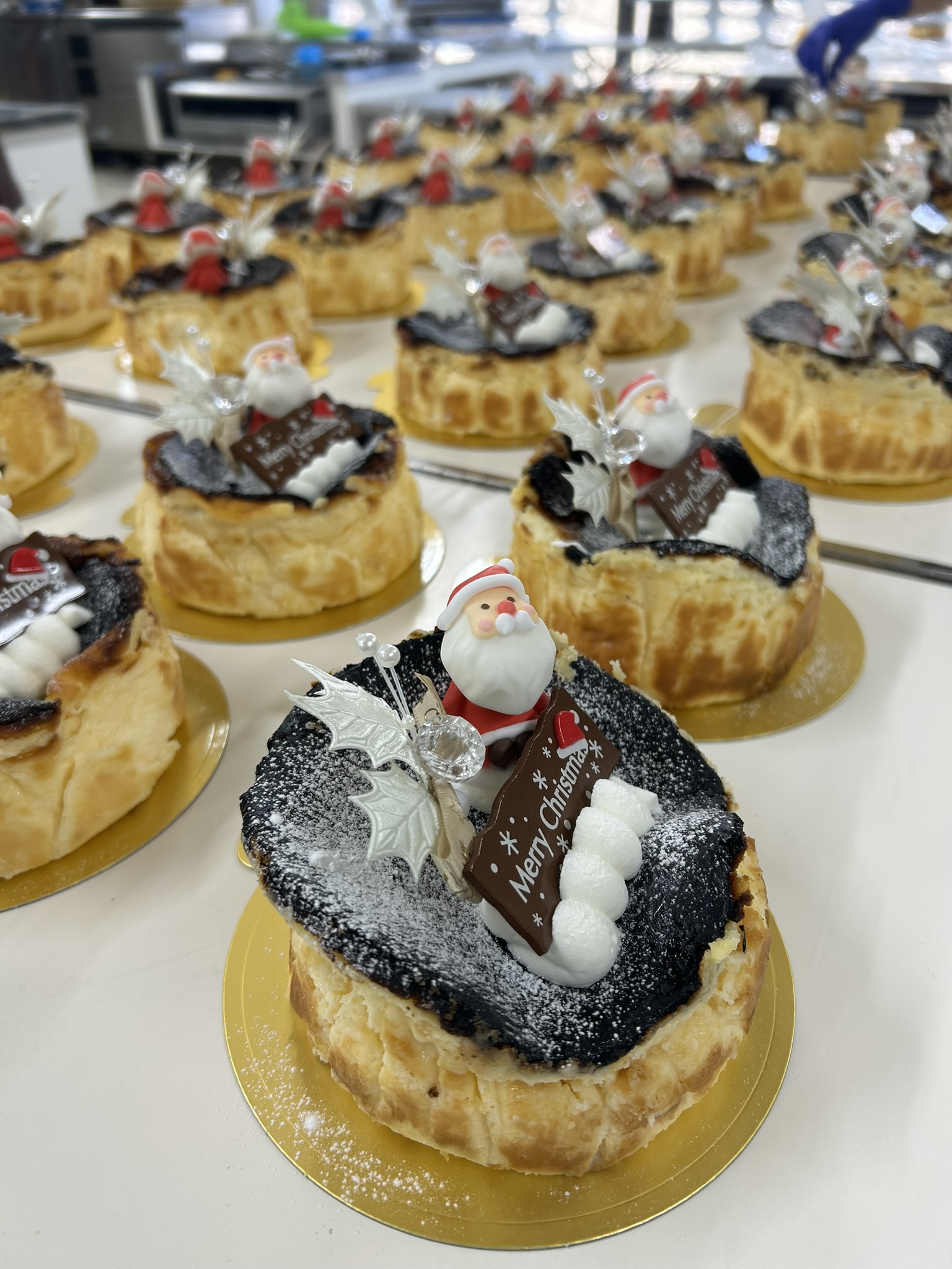 ちょっと早いクリスマスケーキ販売！