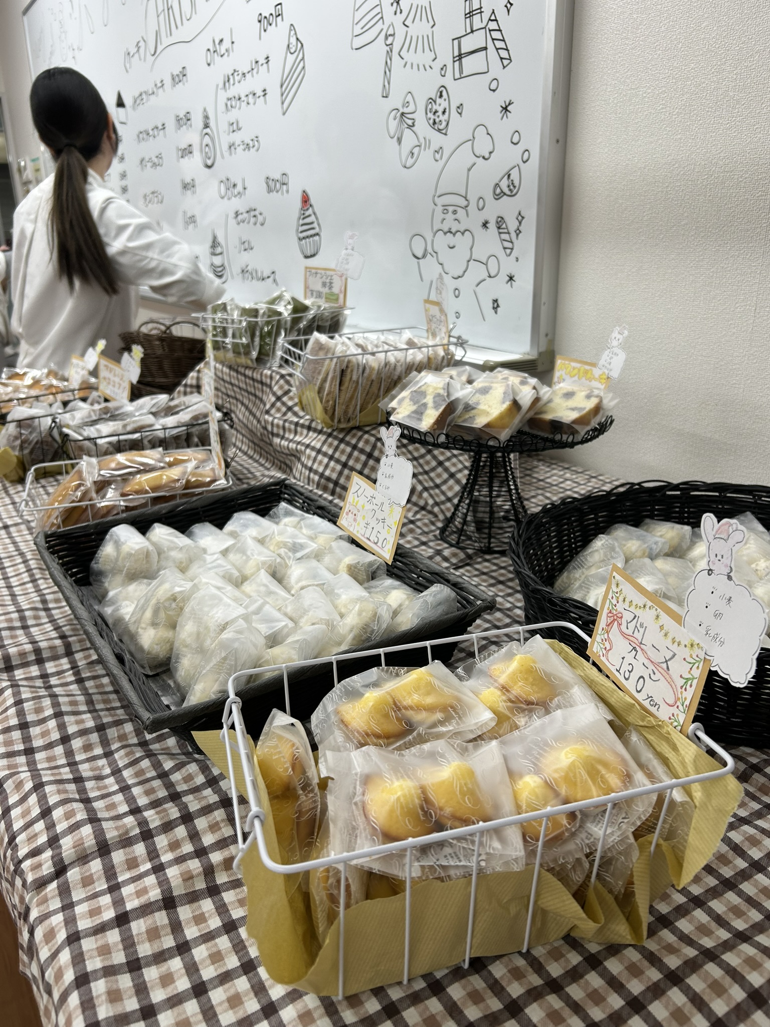 焼き菓子の販売も！