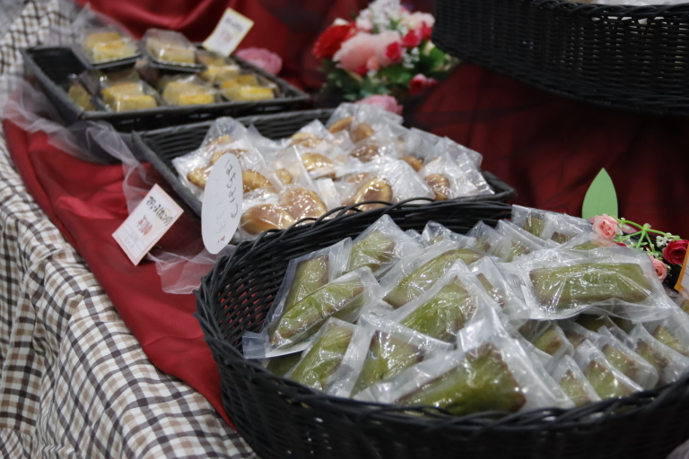 🍰🧁 【パティシエ・ベーカリー学科】アリーナに「洋菓子店」が出現！？甘い香りの「パテたま」レポ📸