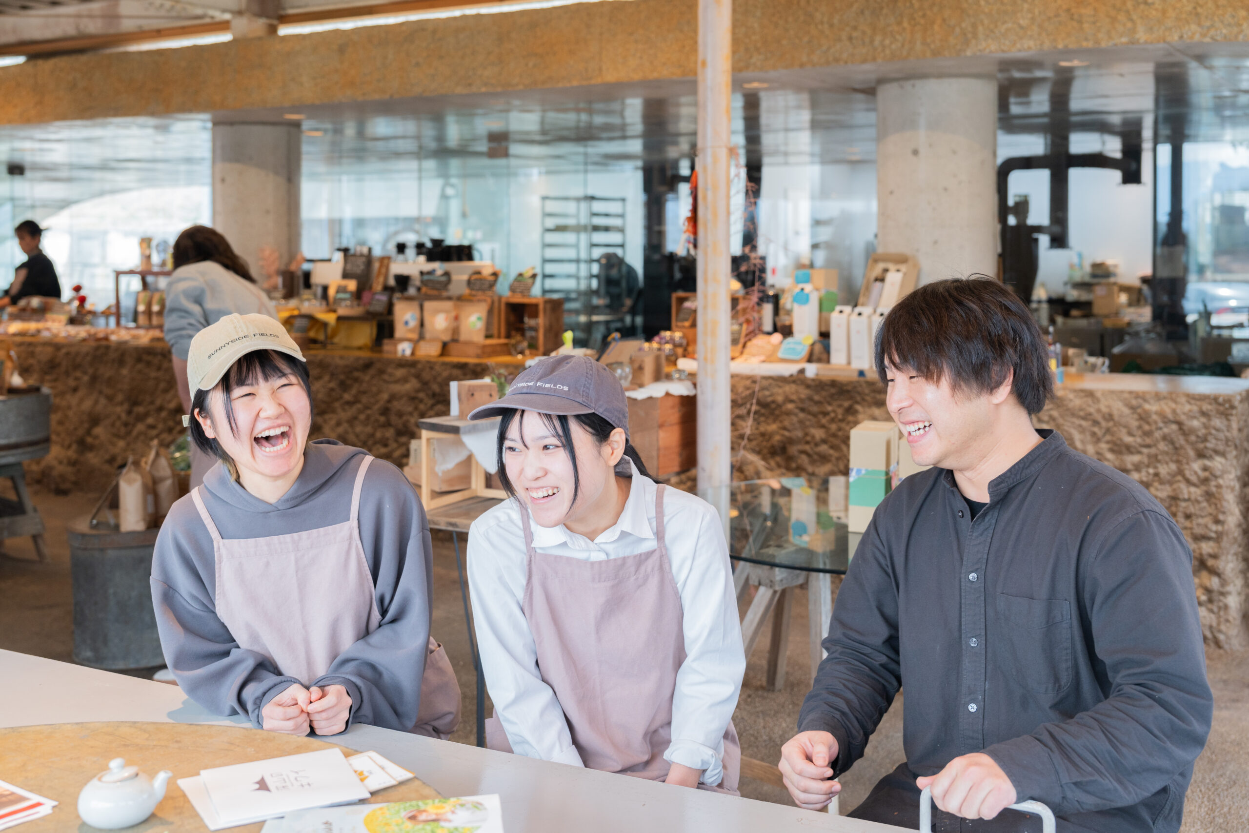 中野 紫葵さん、根上 莉緒さん