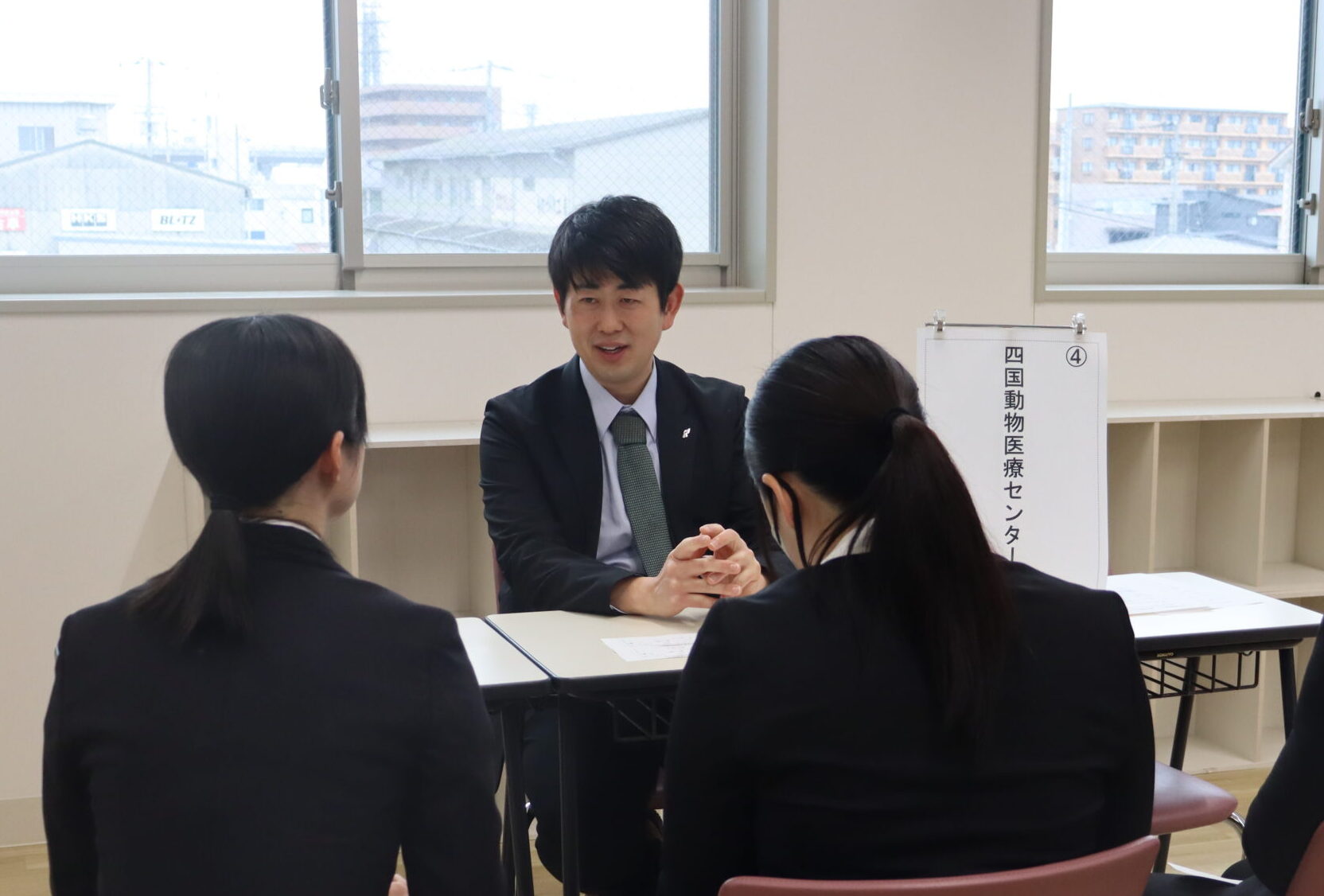 こちらにも馴染みのある人が…