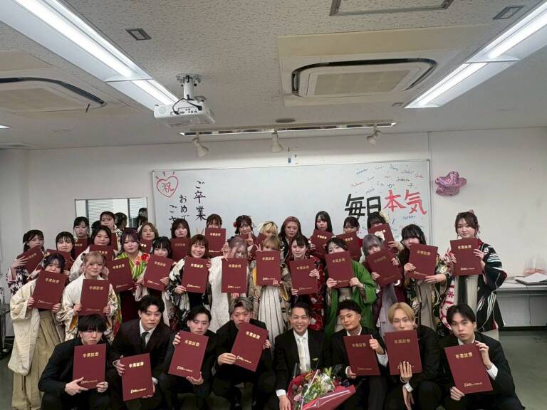 『第５３回美容師国家試験　全員合格㊗』