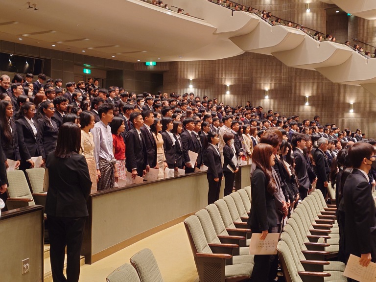 学校法人穴吹学園の合同入学式が執り行われました！