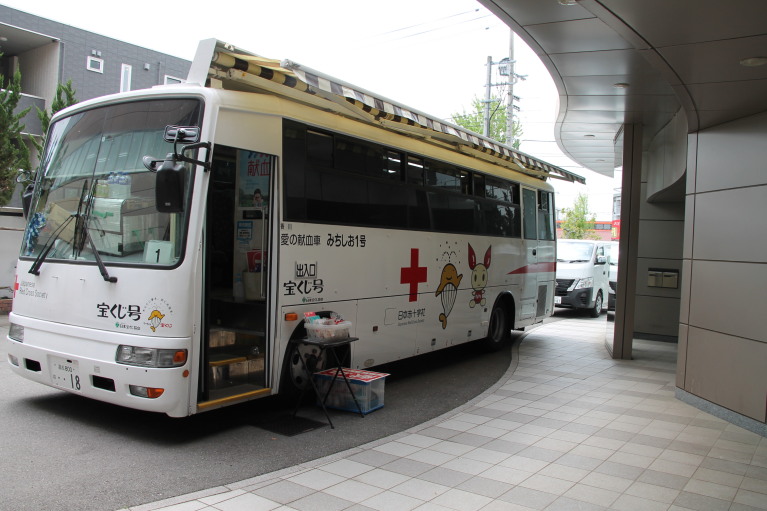 献血車が来ました！