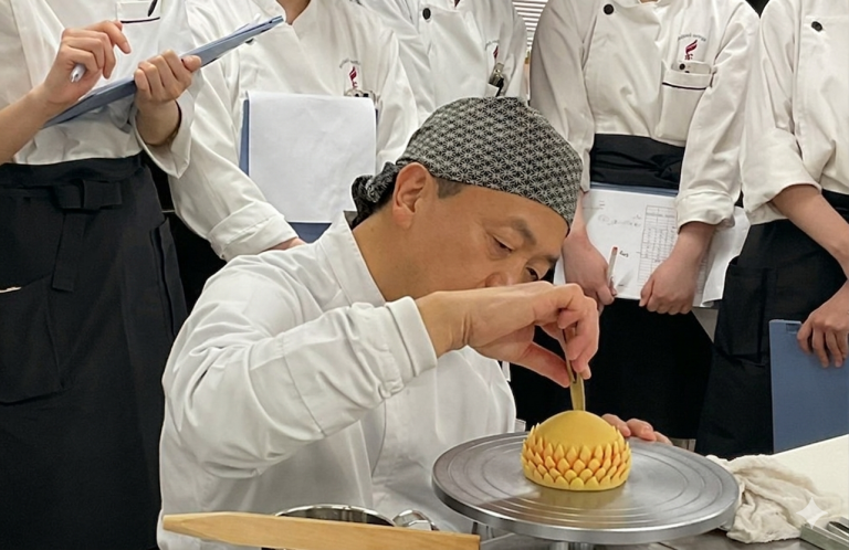 プロの技に触れる！「夢菓房たから」濱田社長による和菓子授業