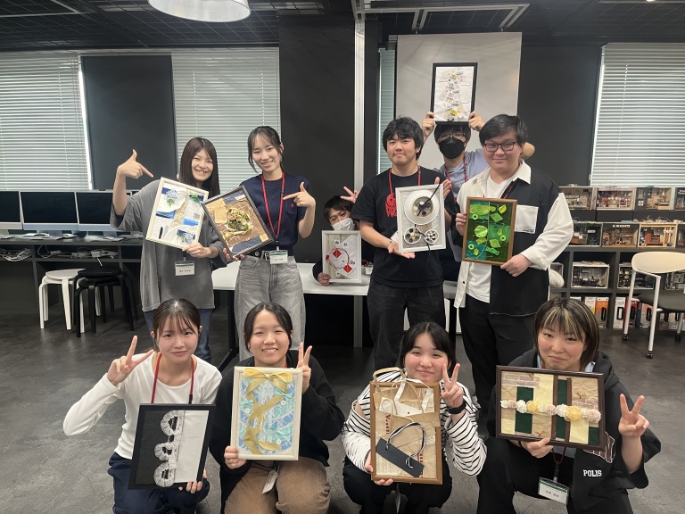 【トータルインテリア学科】1年生が初めてのプレゼンテーションを実施しました！