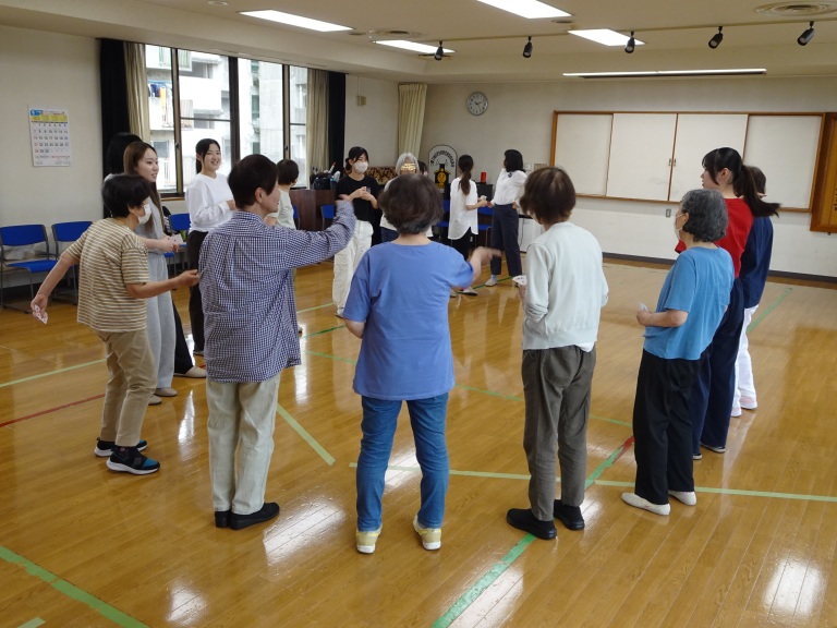 医療事務・ドクター秘書学科２年 地域の「健康講座」に参加🏳