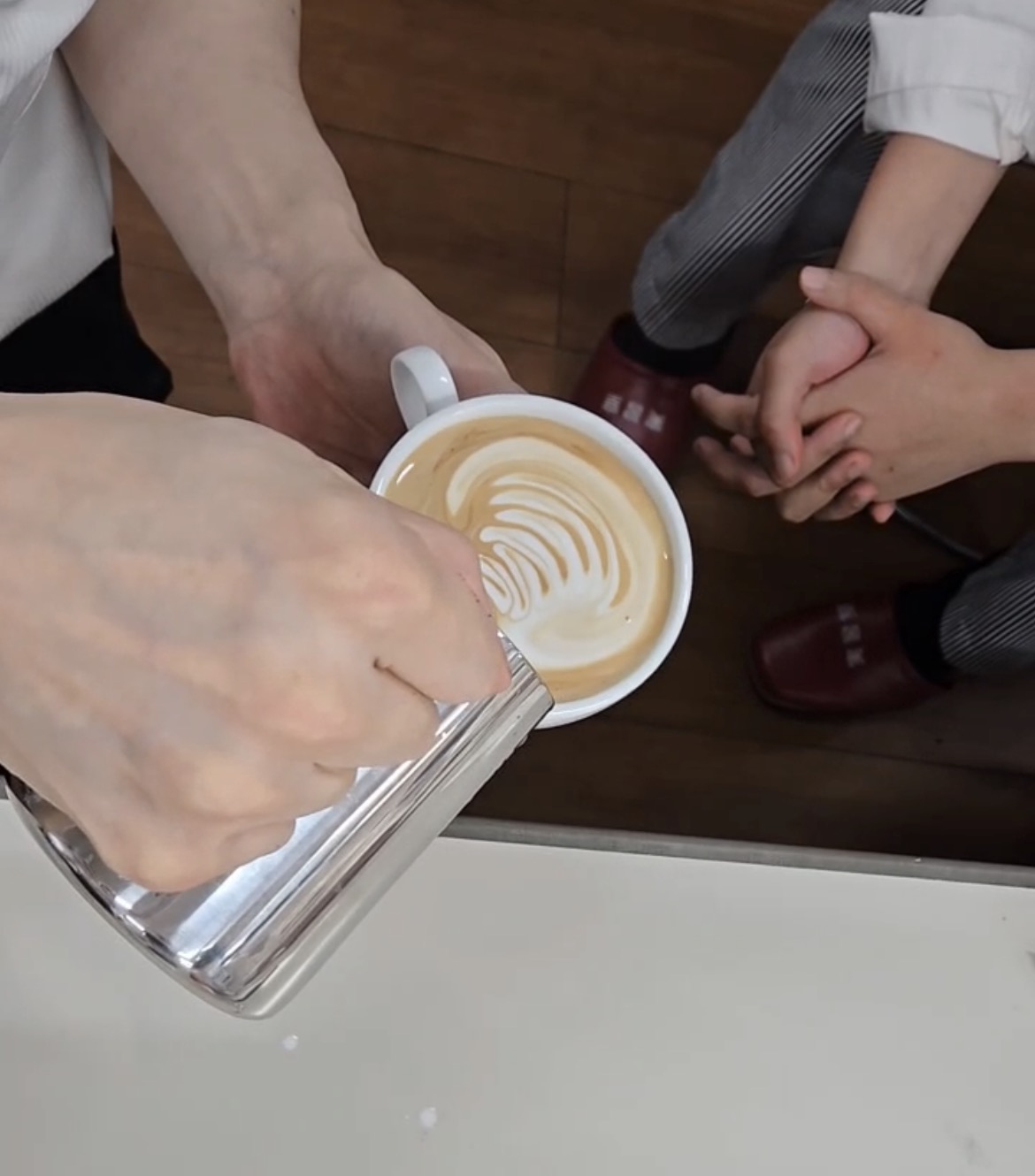 スイーツの魅力を引き立てる、一杯のトータルコーディネート