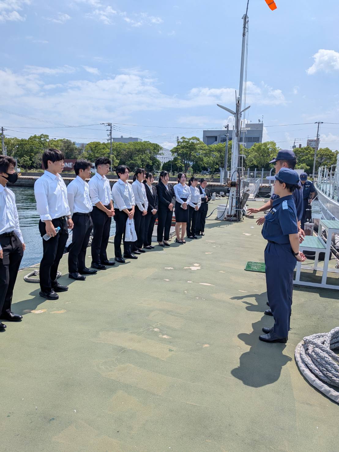 巡視艇を見学