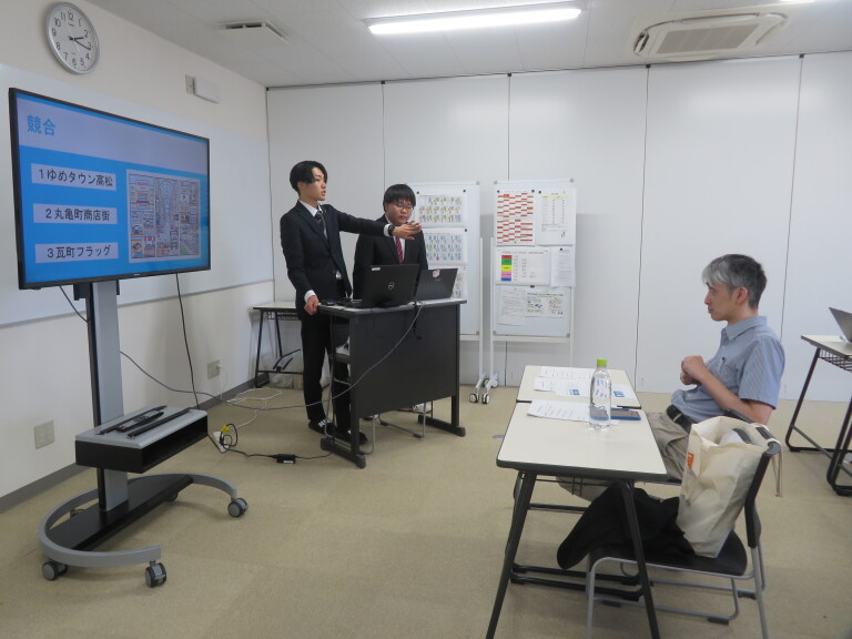 商店街の情報を学生に届けるためには…🐥（DX・ITビジネス専攻）