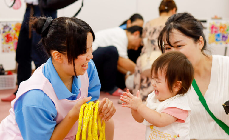 教室が会場に！穴吹IT×あなかれほいくえんの「秋まつり」
