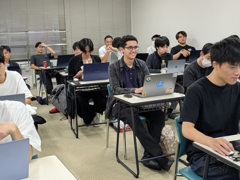 留学生カルロスさんが仲間入り！